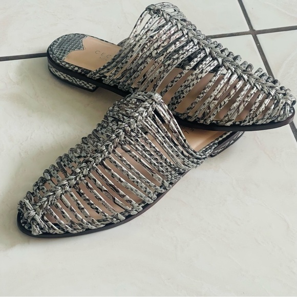 Cecelia New York Gloria Mules Sandals Shoes Low Heel Metallic Silver Leather 7 - Picture 2 of 10